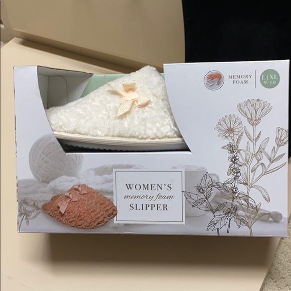 Slippers - Picture 5 of 7